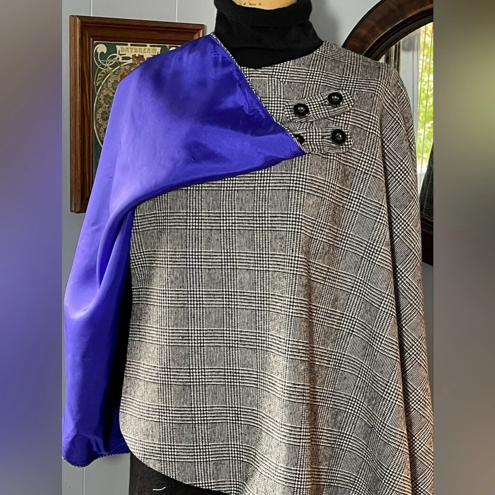 Handmade Herringbone Criss-Cross Cape - Picture 4 of 7
